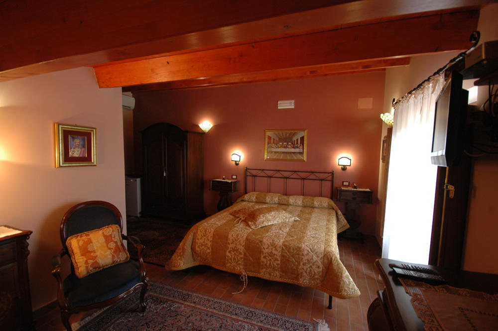 B&B La Ginestra Civita Luaran gambar