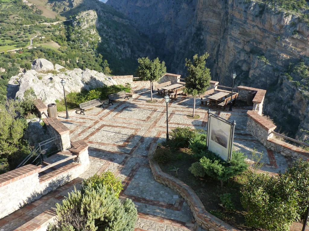 B&B La Ginestra Civita Luaran gambar